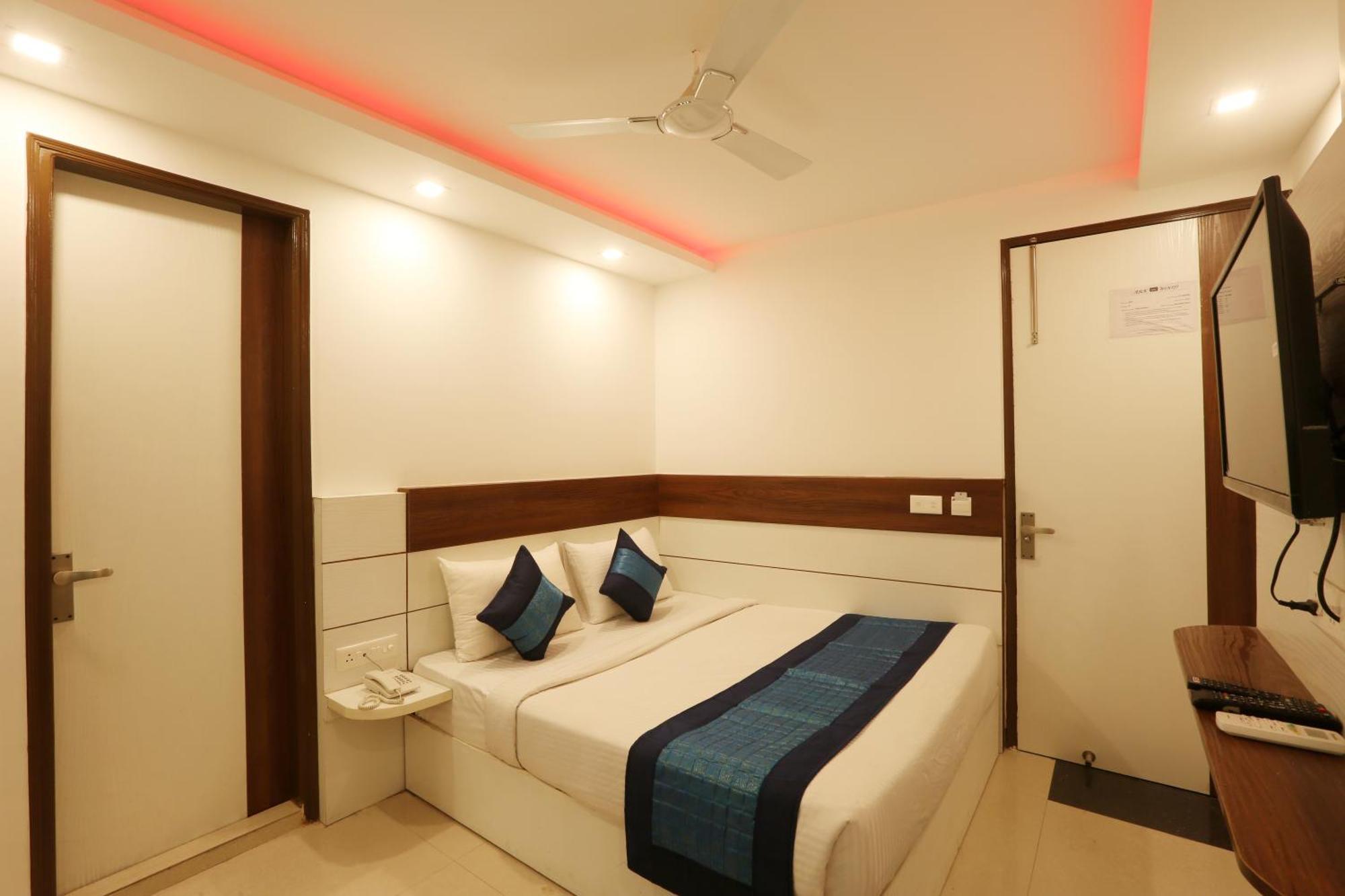 Airport Hotel Mayank Residency Nuova Delhi Esterno foto