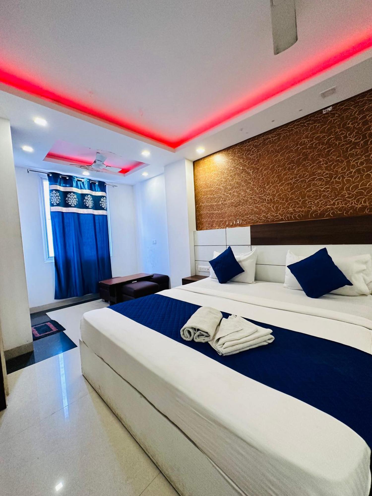 Airport Hotel Mayank Residency Nuova Delhi Esterno foto