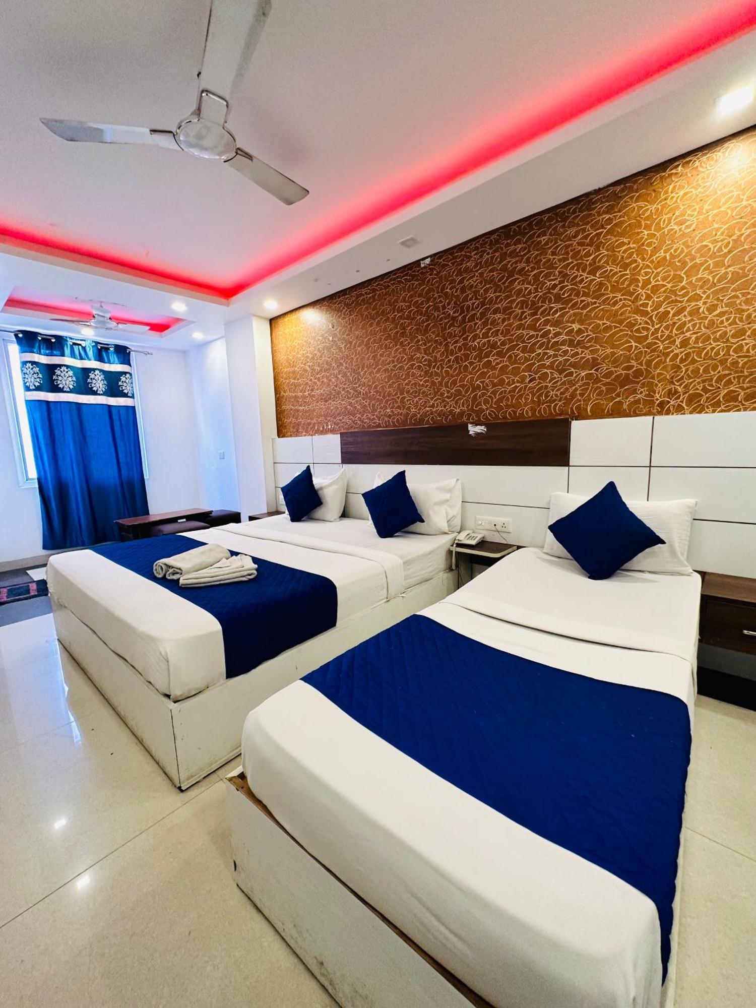 Airport Hotel Mayank Residency Nuova Delhi Esterno foto