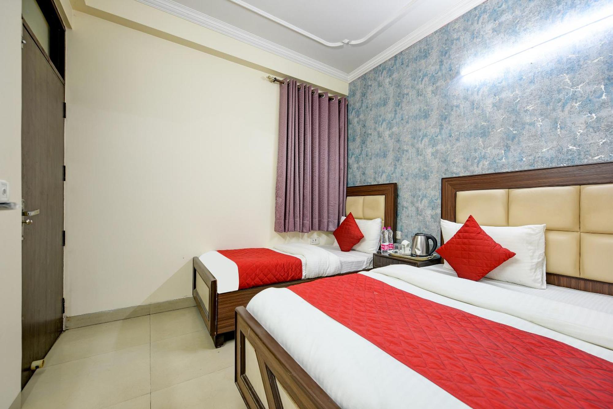Airport Hotel Mayank Residency Nuova Delhi Esterno foto