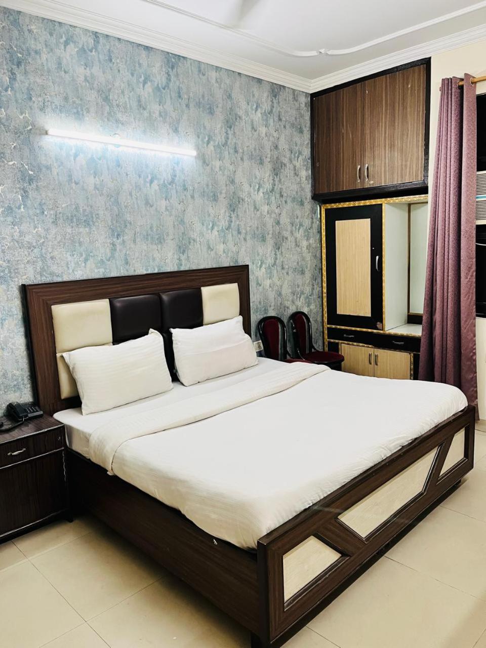 Airport Hotel Mayank Residency Nuova Delhi Esterno foto