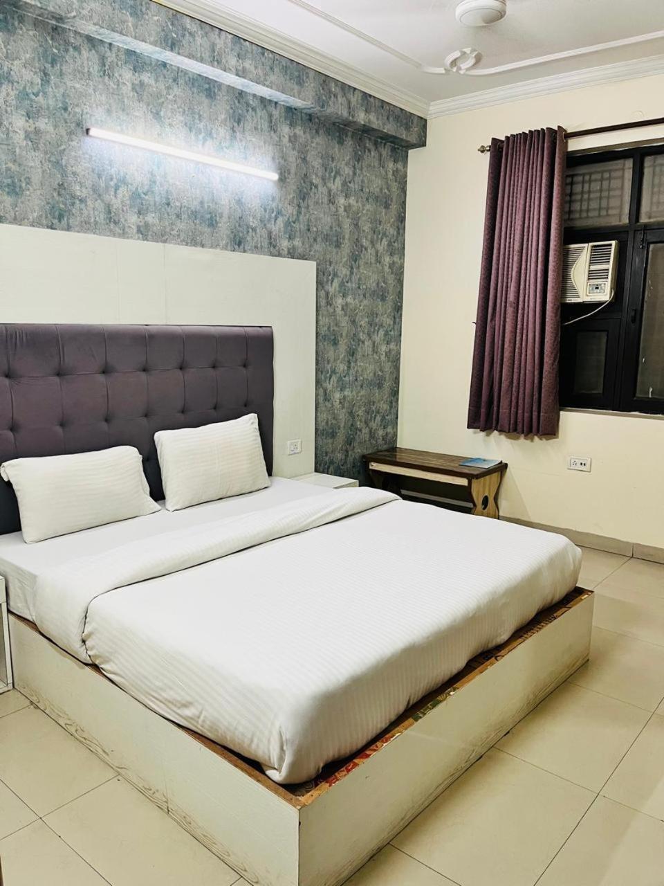 Airport Hotel Mayank Residency Nuova Delhi Esterno foto